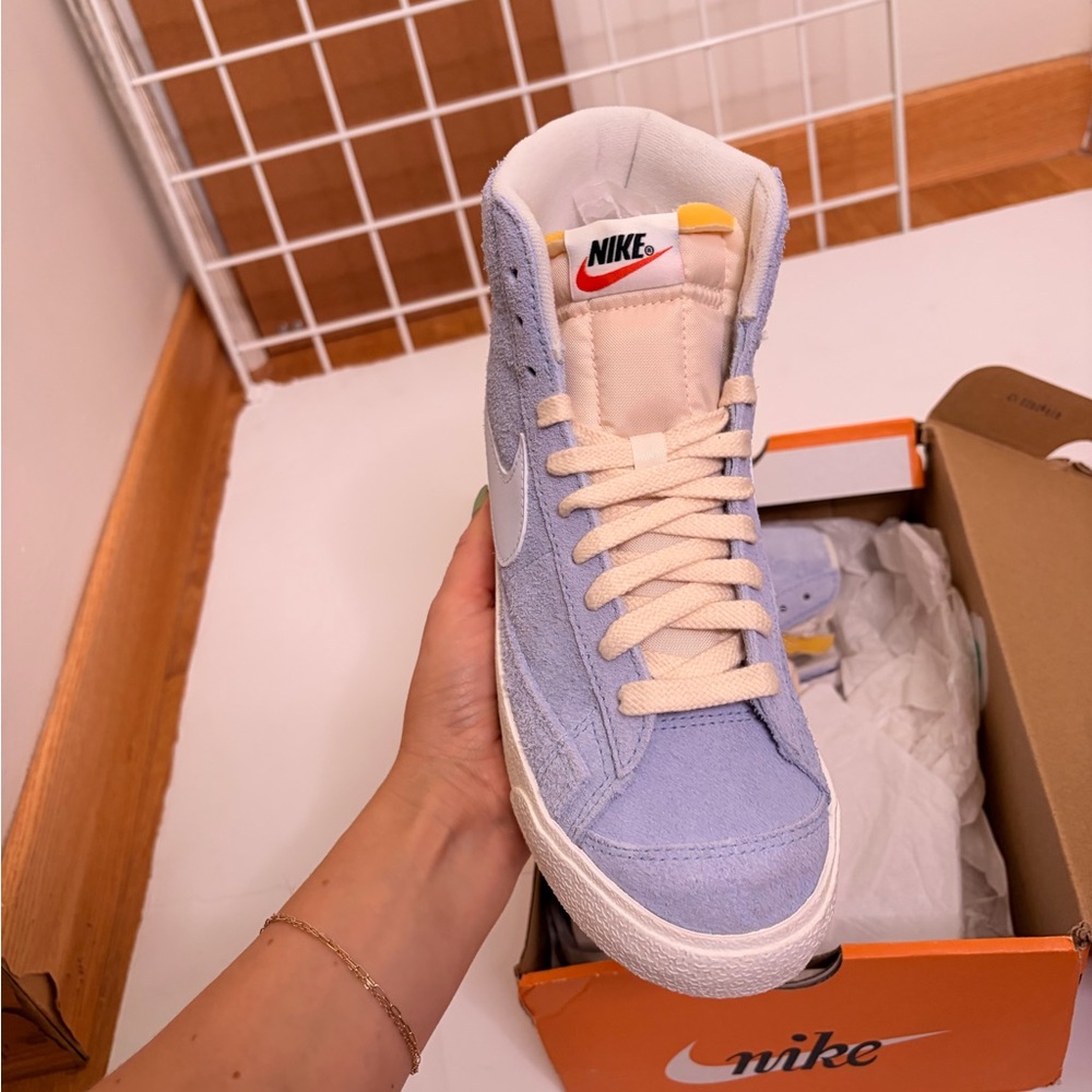 😍NWT😍 NIKE WOMEN BLAZER MID '77 VINTAGE (BLUE WHISPER/FOOTBALL GREY-SAIL) W 8.5 - Picture 3 of 15